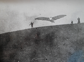 Pilcher flying the Bat Mk 2 - Summer 1895