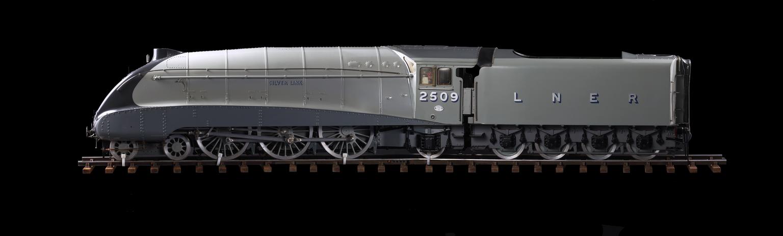 Model steam locomotive, scale 1/12, London & North Eastern Railway A4 class 4-6-2 No.2509 