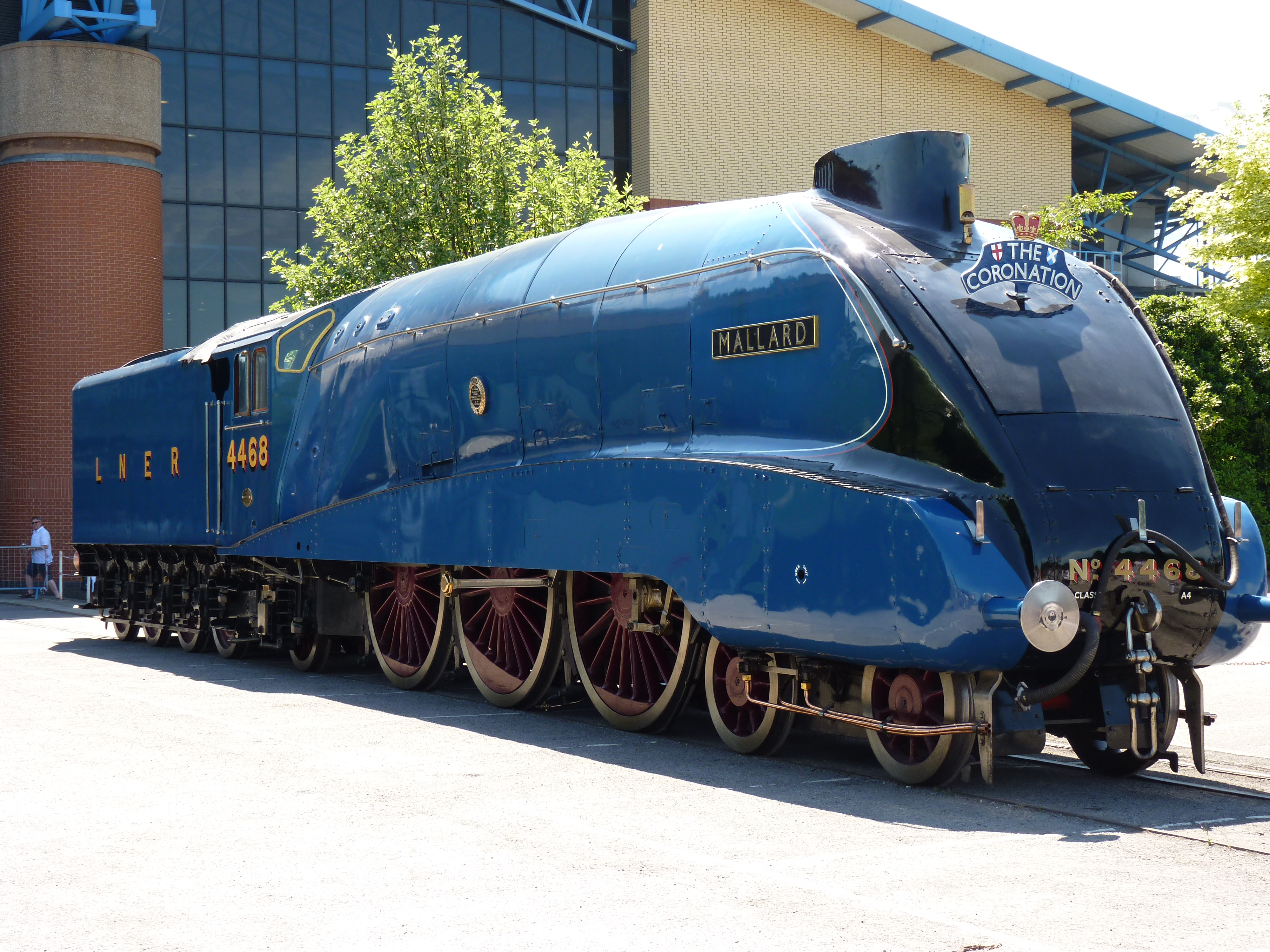 LNER Class A4 4468 Mallard 4-6-2 (